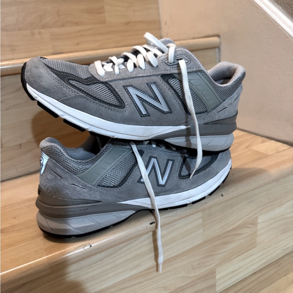 Women’s New Balance 990 size 9.